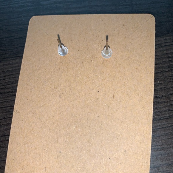 Silver diamond studs. With plastic backs. - Picture 5 of 5
